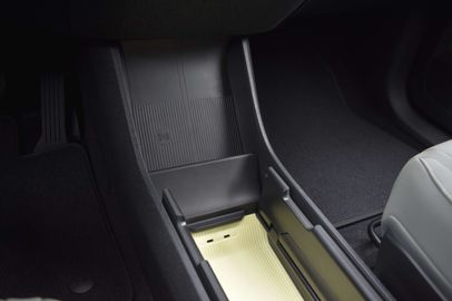 Car image 31