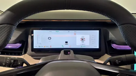 Car image 30