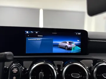 Car image 32