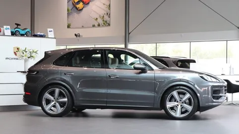 Car image 2