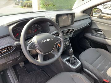 Car image 10