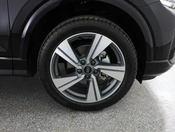 Car image 35