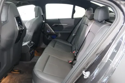 Car image 33