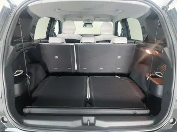 Car image 35
