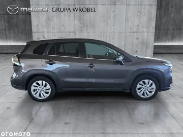 Car image 4