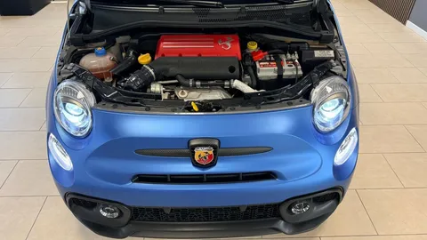 Car image 14