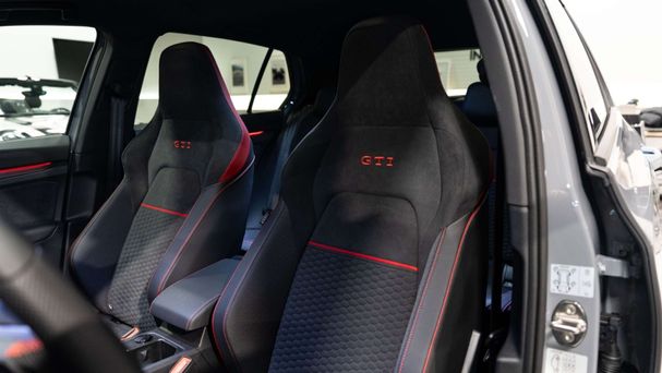 Volkswagen Golf GTI Clubsport DSG 221 kW image number 11