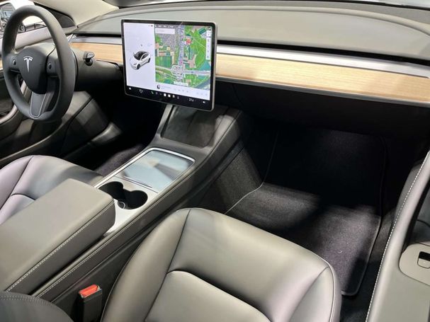 Tesla Model 3 Performance AWD 393 kW image number 4