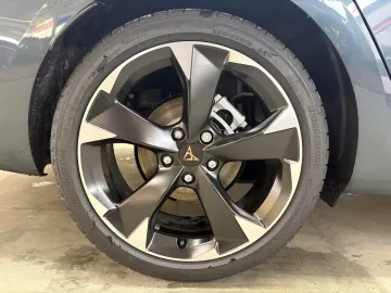 Car image 27