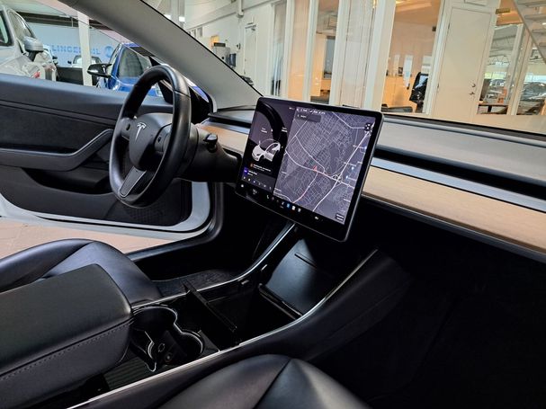 Tesla Model 3 Standard Range Plus 190 kW image number 10