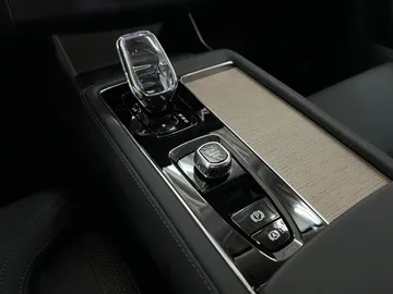 Car image 36