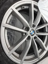 Car image 27