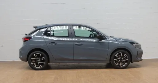 Car image 4