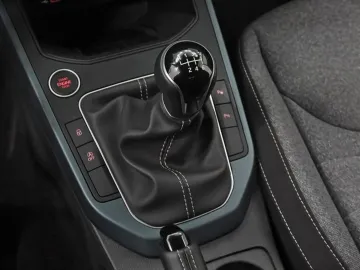 Car image 28