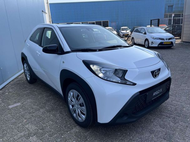 Toyota Aygo X 1.0 VVT-i 53 kW image number 2