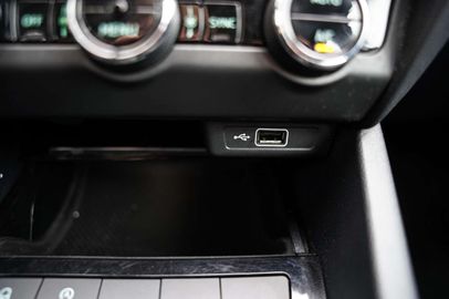 Car image 32