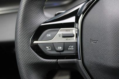 Car image 32