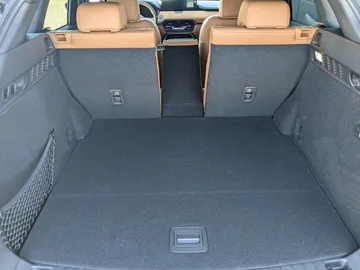 Car image 28