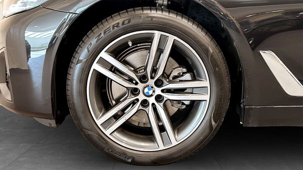 BMW 520d Touring xDrive 140 kW image number 9