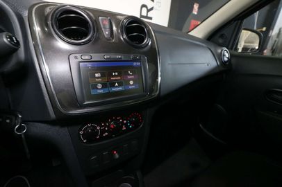 Car image 29