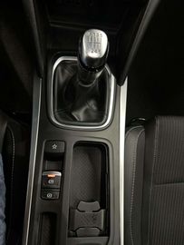 Car image 32