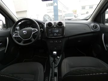 Car image 12