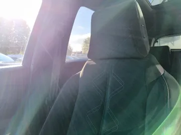 Car image 35