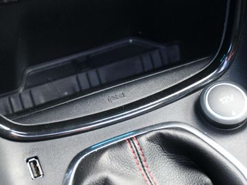 Car image 26