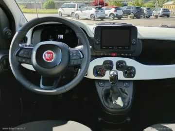 Car image 14