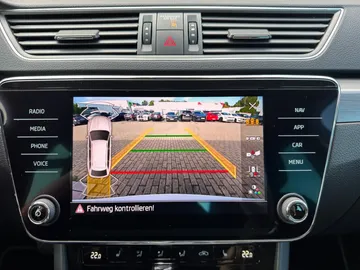 Car image 28