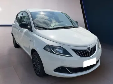 Car image 2