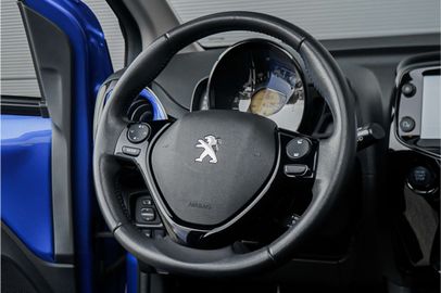 Car image 22