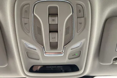 Car image 40
