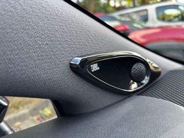 Car image 29