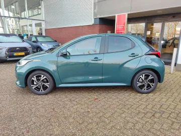 Car image 4