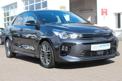Car image 2