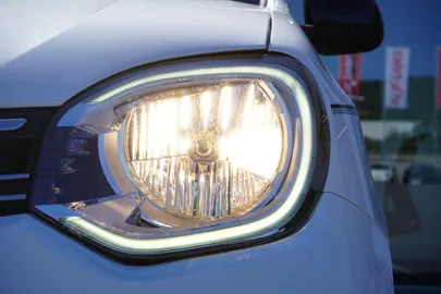 Car image 37