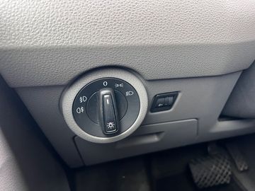 Car image 35