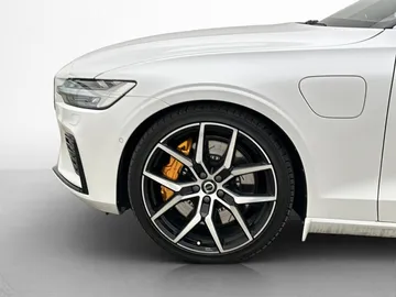 Car image 38