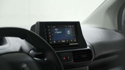 Car image 36