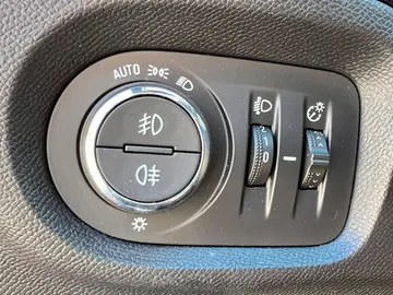 Car image 43
