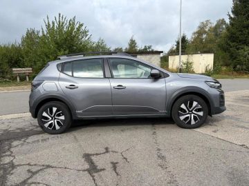 Car image 3