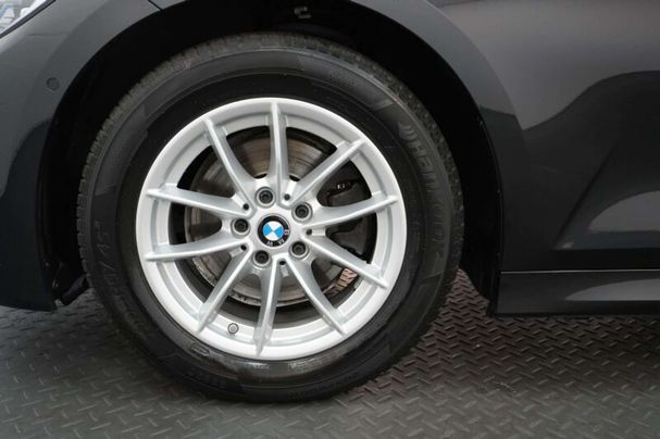 BMW 320i Touring 135 kW image number 11