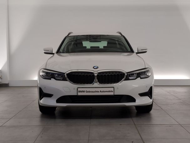 BMW 318i Touring 115 kW image number 2