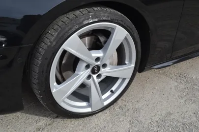 Car image 36