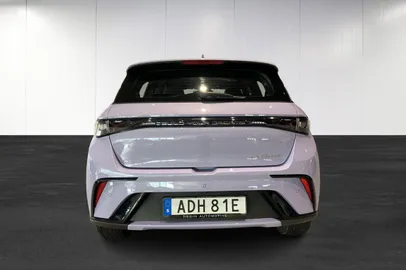 Car image 25
