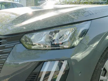 Car image 25