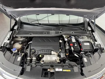 Car image 29