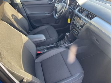 Car image 11