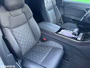 Car image 40